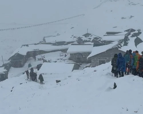 nepal himalayas weather trekking update