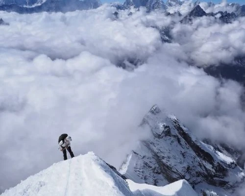 10 Highest Mountain Passes in Nepal for Adventure Trekkers