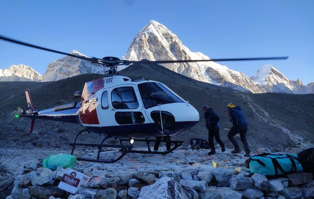 gorakshep to kathmandu helicopter flight