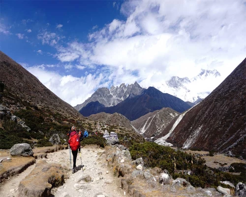 One the way to lobuche