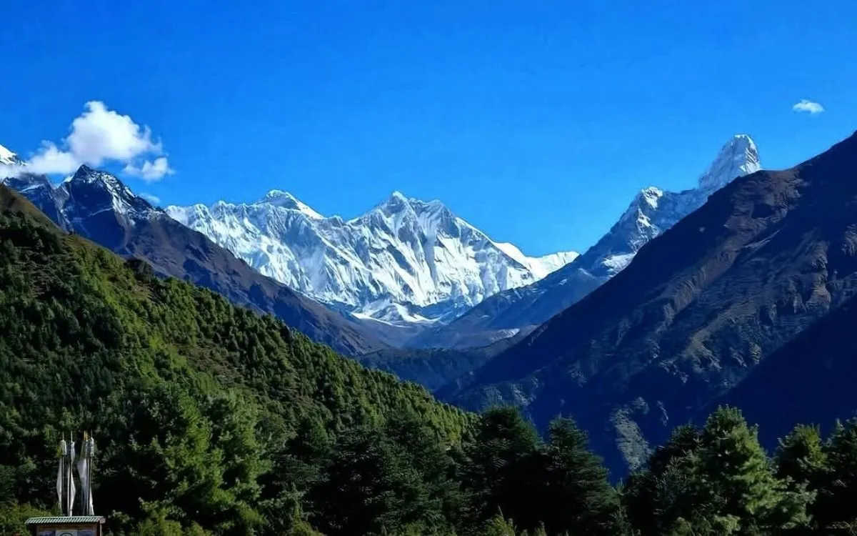 Lush green valley view of Himalayan peaks during EBC trek