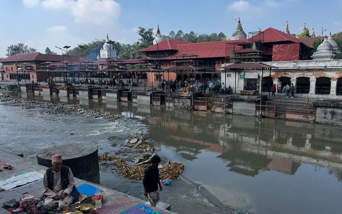 Hindu ghats along the Bagmati River near Pashupatinath Temple