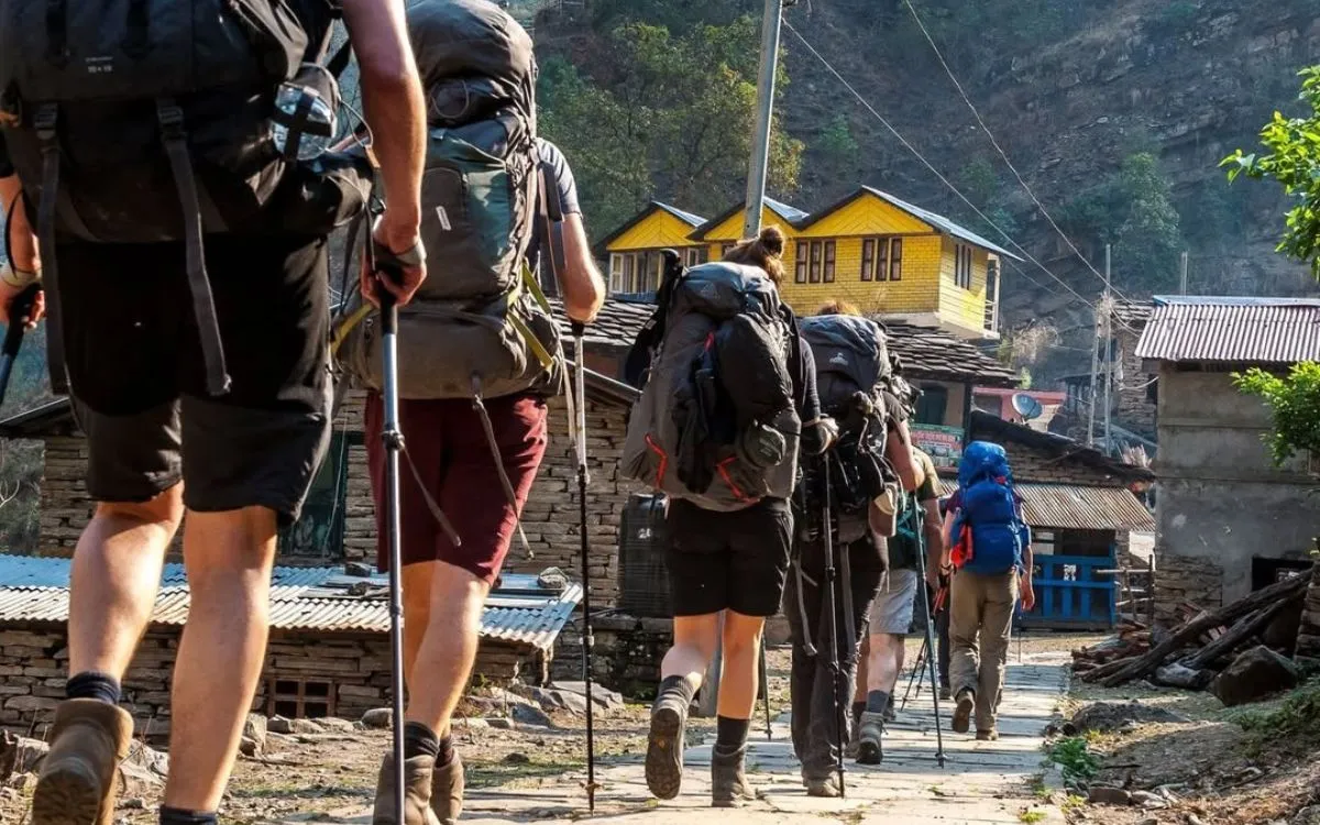 hiking in everest