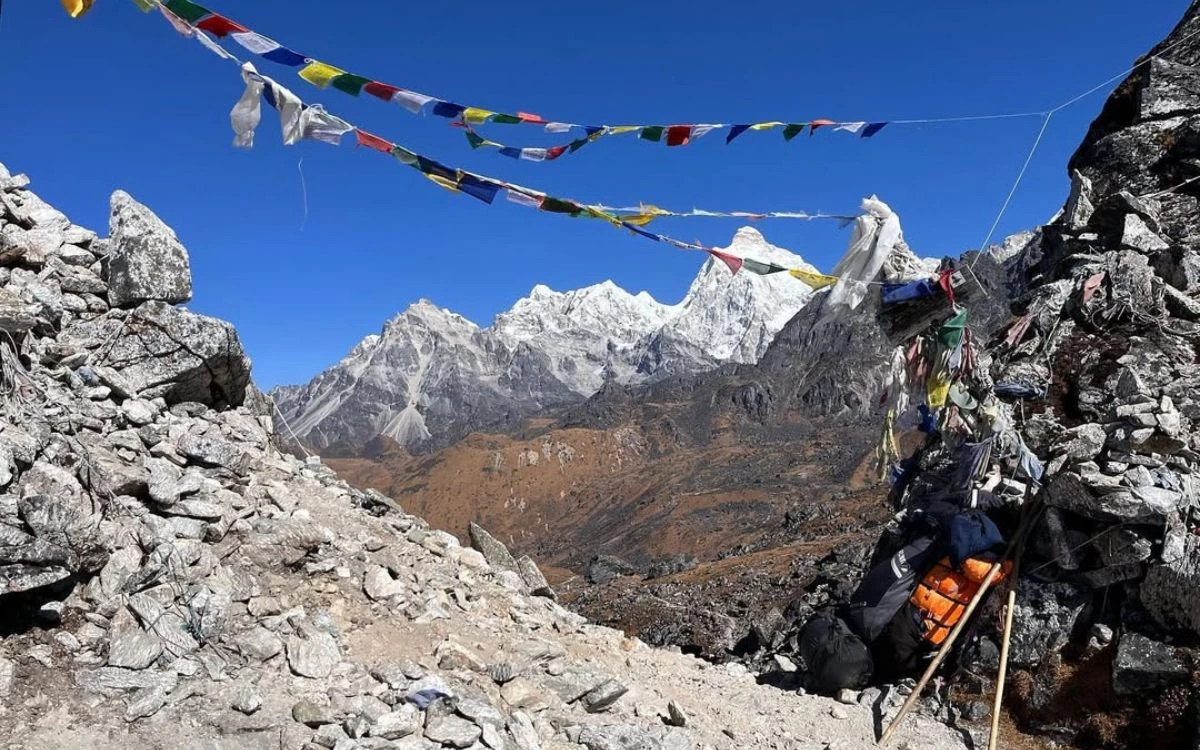 Prayer Flags and Mountain View Kanchenjunga Conservation Area