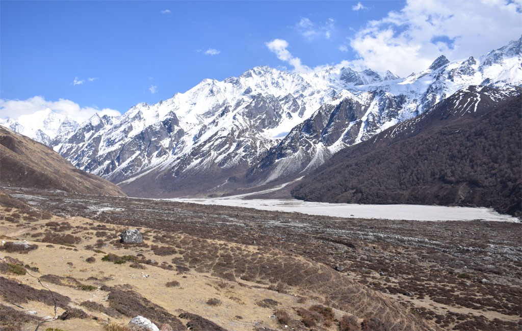 Trekking in Nepal detail Gear Guide Pack Right for the Mountains